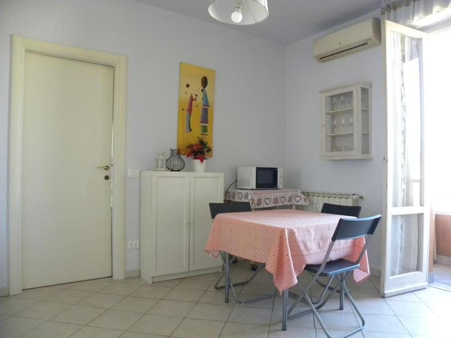 Bright Apt With Views And Terrace ฟลอเรนซ์ ภายนอก รูปภาพ