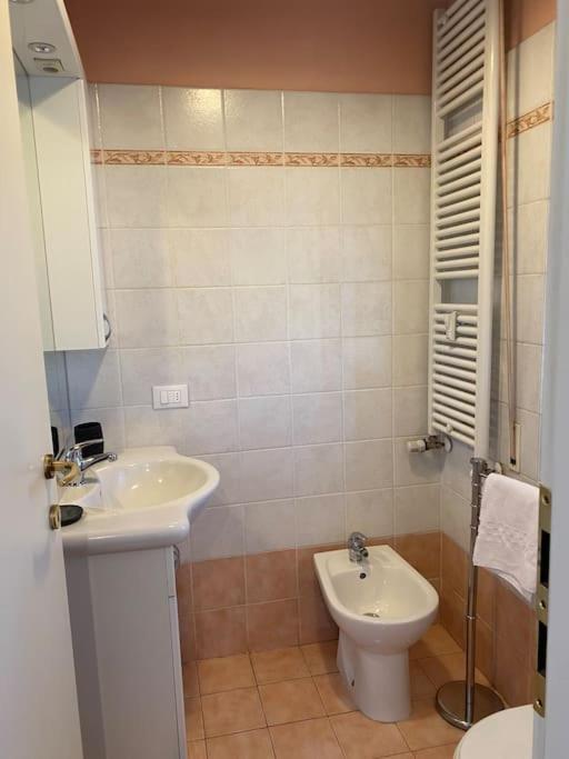 Bright Apt With Views And Terrace ฟลอเรนซ์ ภายนอก รูปภาพ